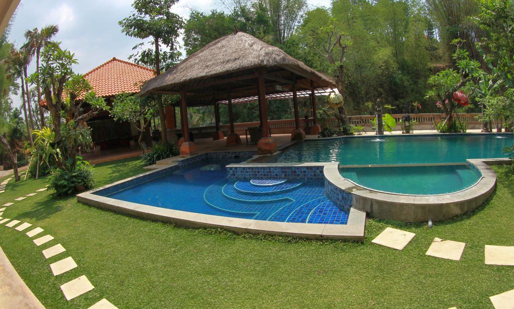 Ubud Hotel And Villas Μαλάνγκ Εξωτερικό φωτογραφία